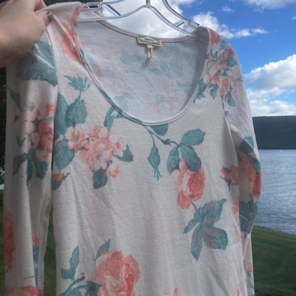 Soft Floral Long Sleeve | Kirra Large (Juniors/Teens/Kids) - Picture 6 of 6